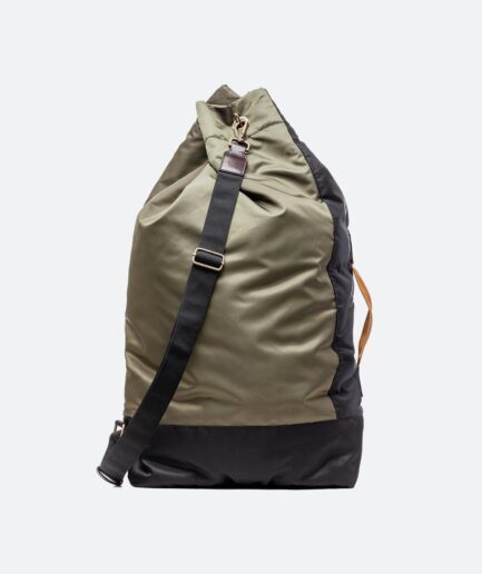 Travel Bag in Nylon